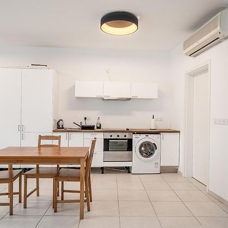 Modern Studio Apartment In The Heart Of St Julians Saint Julian's Екстериор снимка